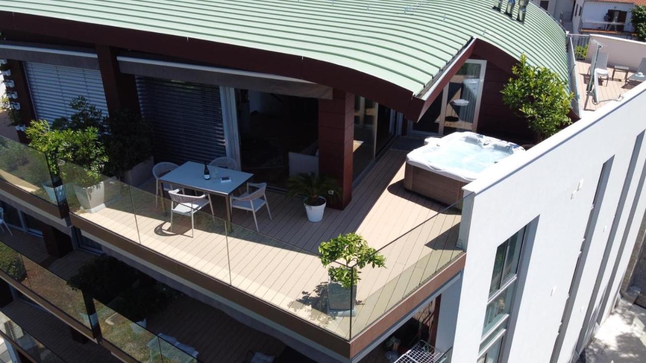 The Q Superior - A Penthouse With Jacuzzi And Sauna Rovinj Extérieur photo