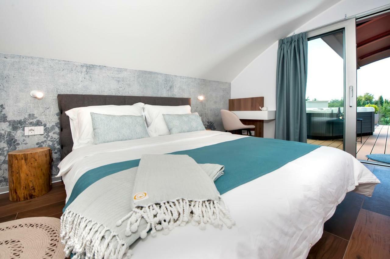 The Q Superior - A Penthouse With Jacuzzi And Sauna Rovinj Extérieur photo