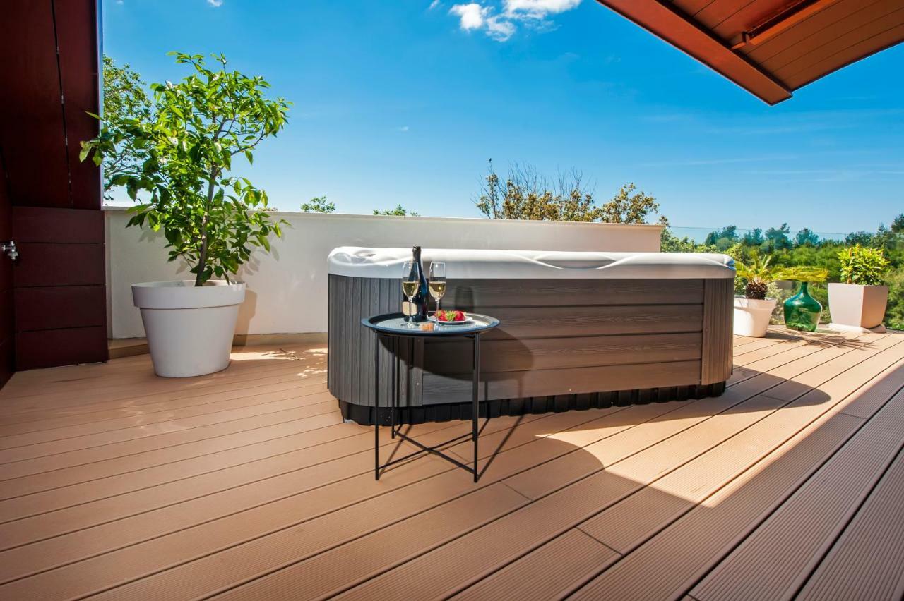 The Q Superior - A Penthouse With Jacuzzi And Sauna Rovinj Extérieur photo