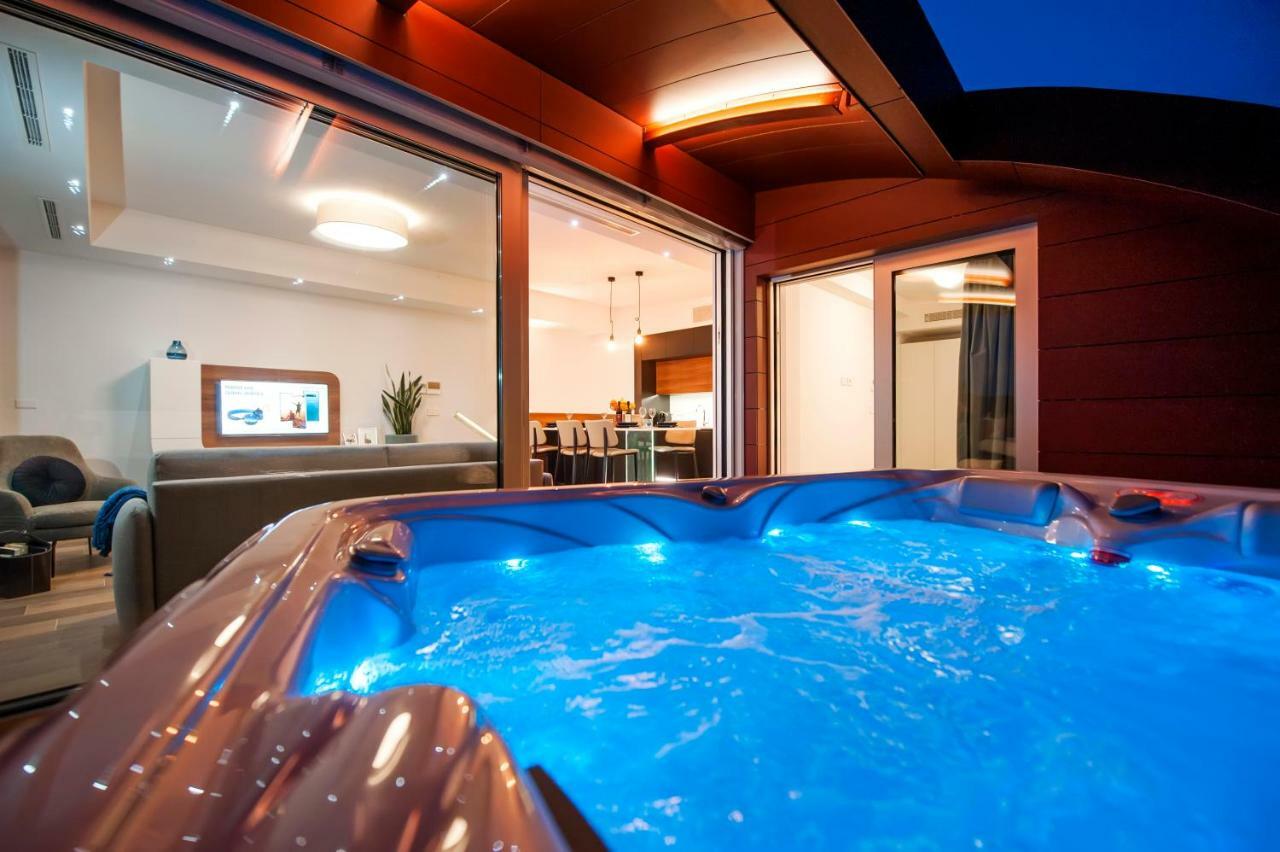 The Q Superior - A Penthouse With Jacuzzi And Sauna Rovinj Extérieur photo