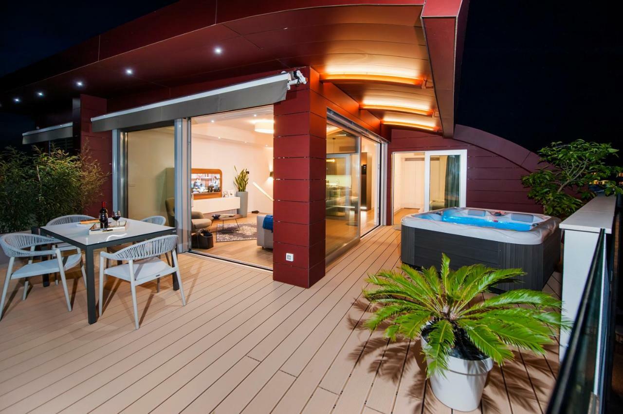 The Q Superior - A Penthouse With Jacuzzi And Sauna Rovinj Extérieur photo